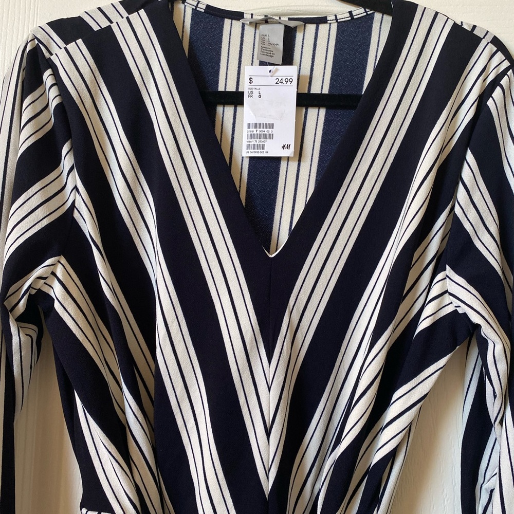 H&M Mid-Length V-Neck Blue and White Stripped Dress-NWT - Picture 2 of 3